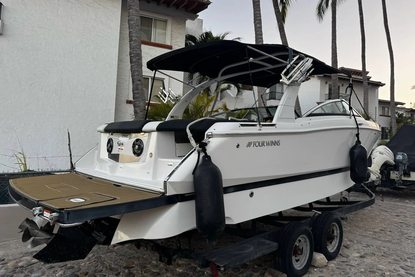 Four Winns Horizon 260