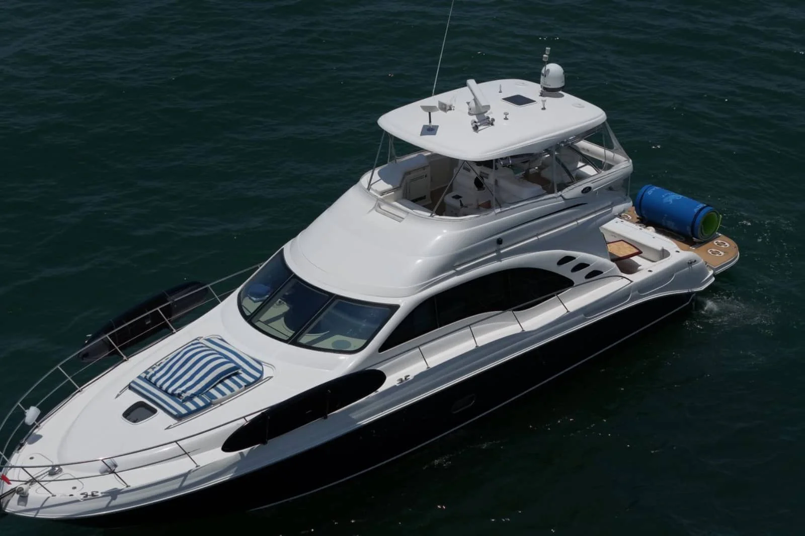 Searay 560 Sedan Bridge 1