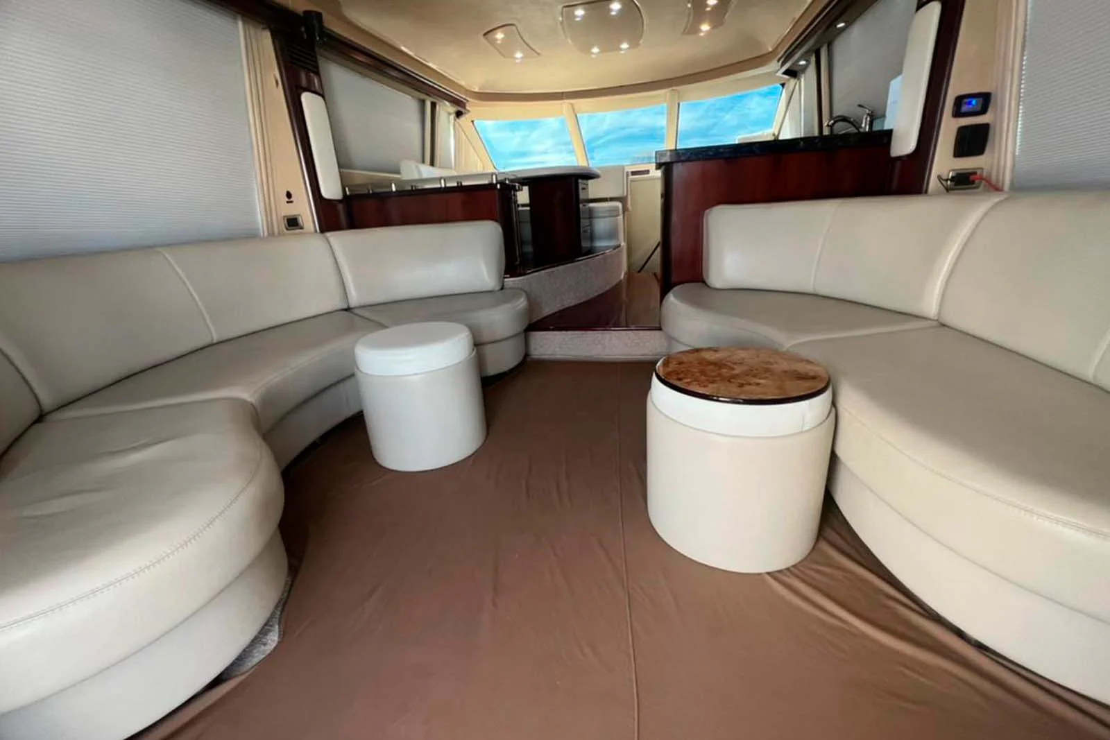 Searay 560 Sedan Bridge 4